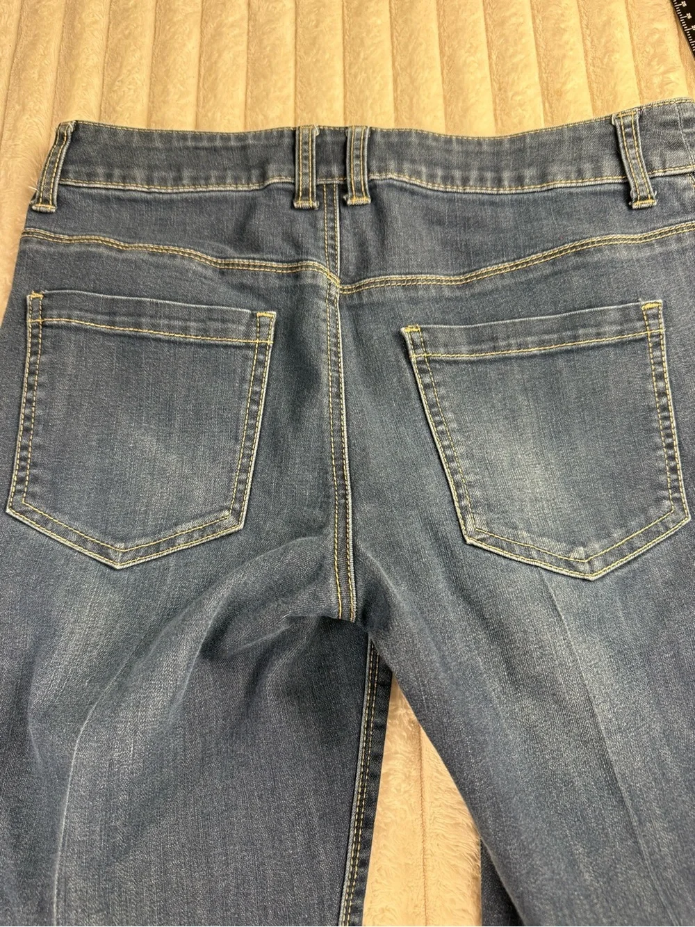 Chico's Platinum Ultimate Fit Medium Wash Straight Jeans Embellished Pocket 0/S